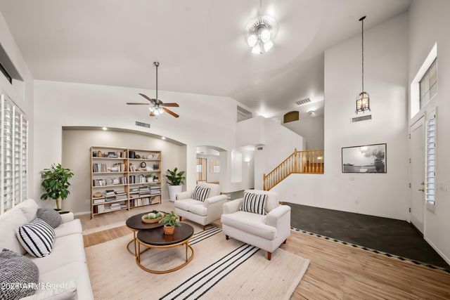2109 W WILDHORSE Drive, Chandler, AZ 85286