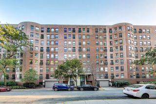 711 W Gordon Terrace 803, Chicago, IL 60613