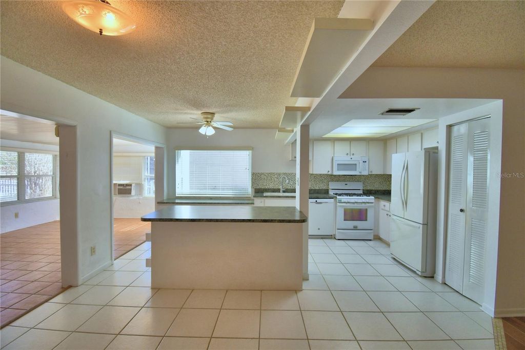 Image 18 of property listing at 447 SAN JOSE DRIVE, Winter Haven, FL 33884