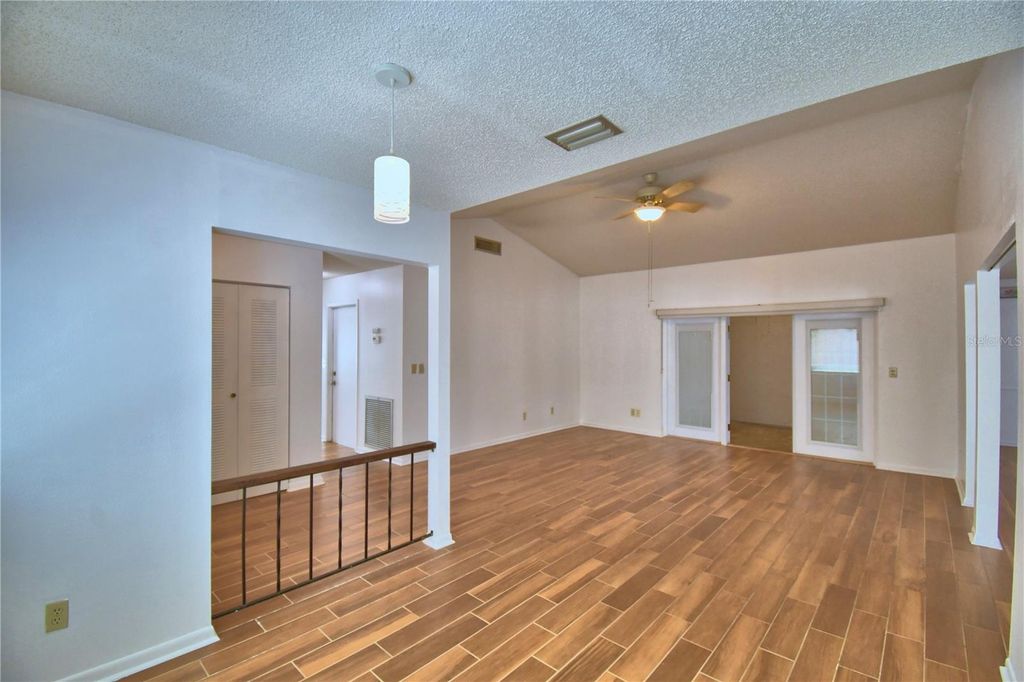 Image 6 of property listing at 447 SAN JOSE DRIVE, Winter Haven, FL 33884