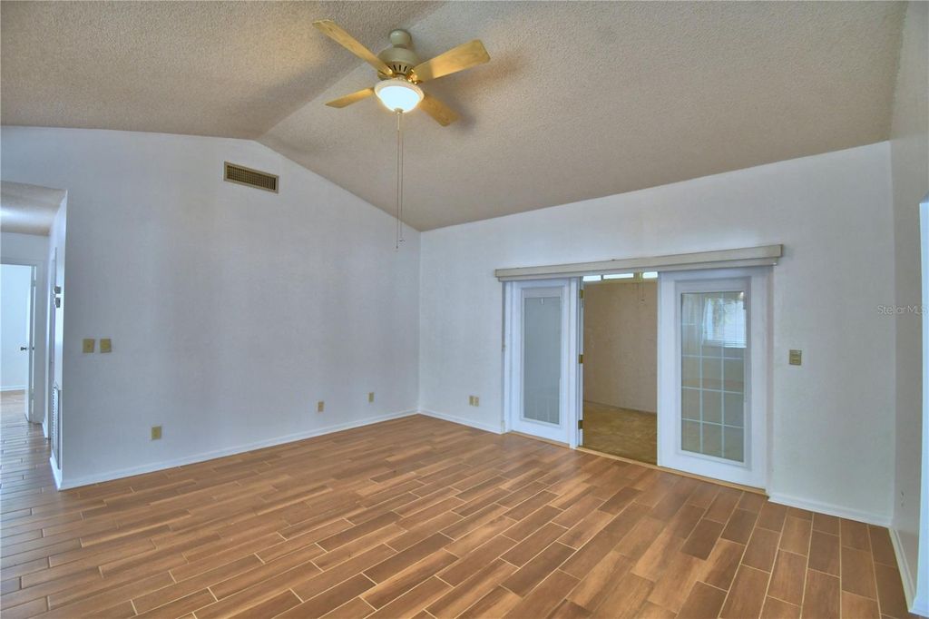 Image 7 of property listing at 447 SAN JOSE DRIVE, Winter Haven, FL 33884
