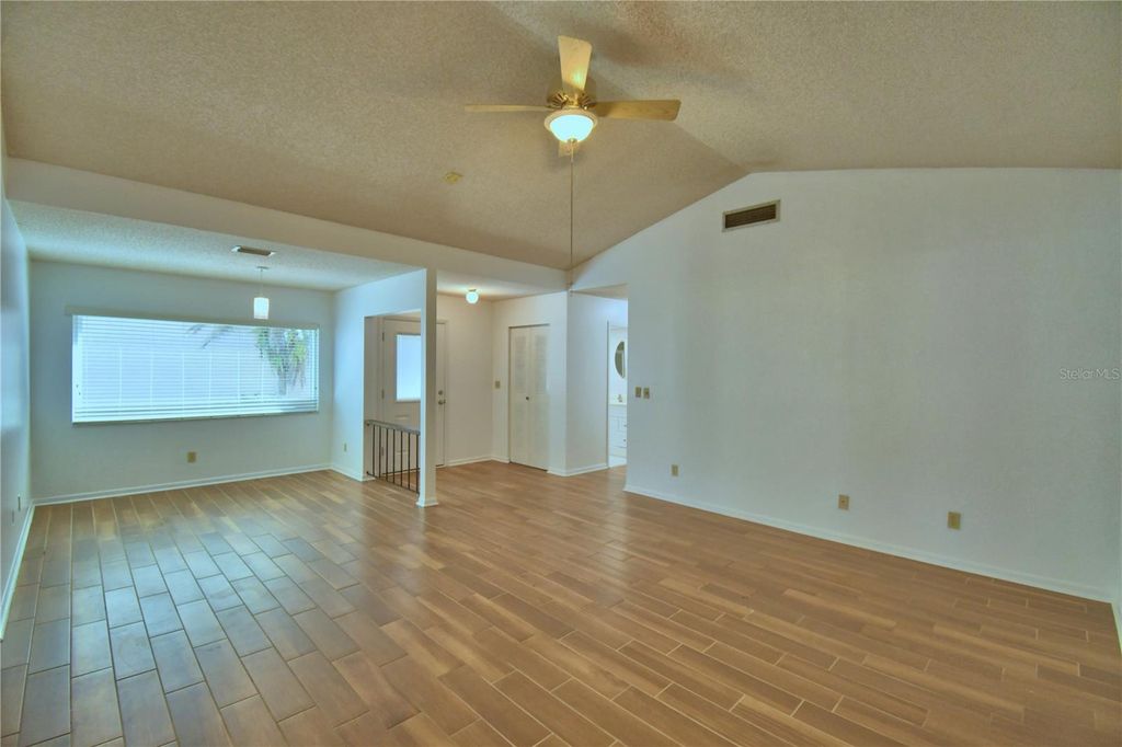 Image 8 of property listing at 447 SAN JOSE DRIVE, Winter Haven, FL 33884