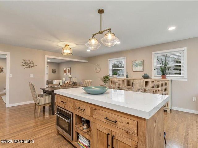 28 Spruce Drive, Shrewsbury Boro, NJ 07702