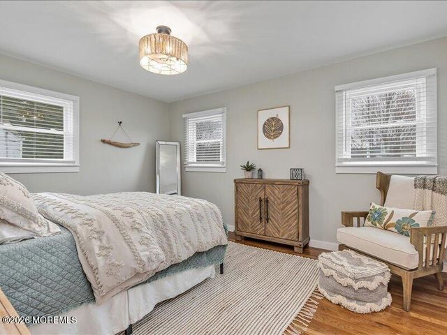 28 Spruce Drive, Shrewsbury Boro, NJ 07702