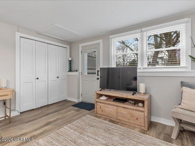 28 Spruce Drive, Shrewsbury Boro, NJ 07702