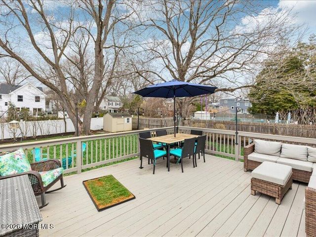 28 Spruce Drive, Shrewsbury Boro, NJ 07702