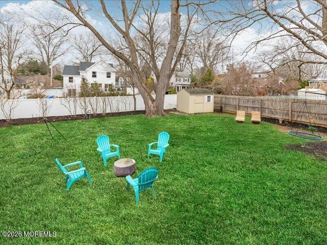 28 Spruce Drive, Shrewsbury Boro, NJ 07702