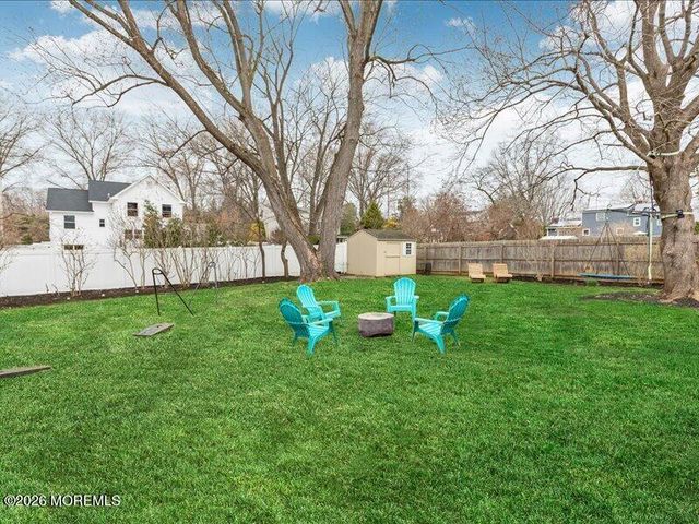 28 Spruce Drive, Shrewsbury Boro, NJ 07702