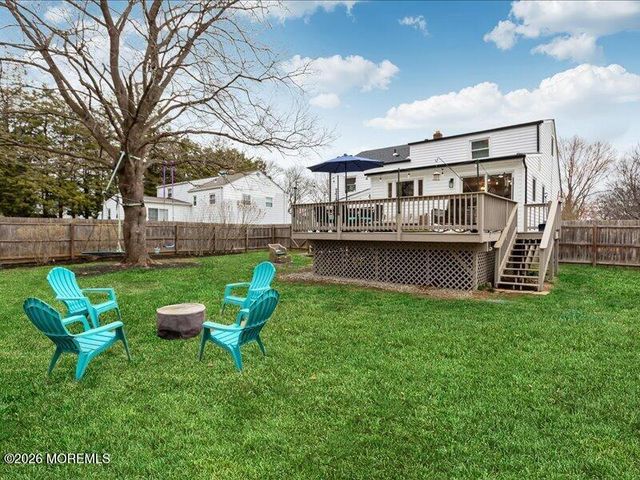 28 Spruce Drive, Shrewsbury Boro, NJ 07702