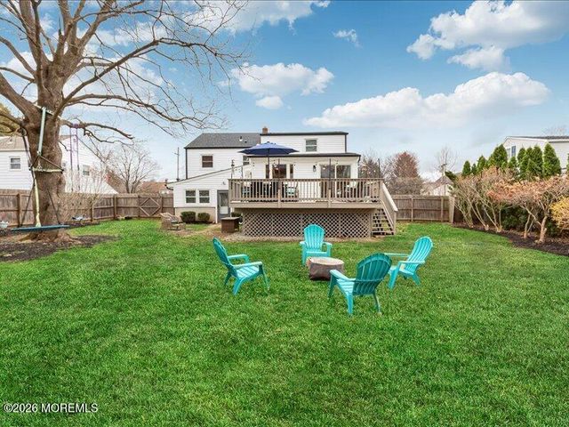 28 Spruce Drive, Shrewsbury Boro, NJ 07702