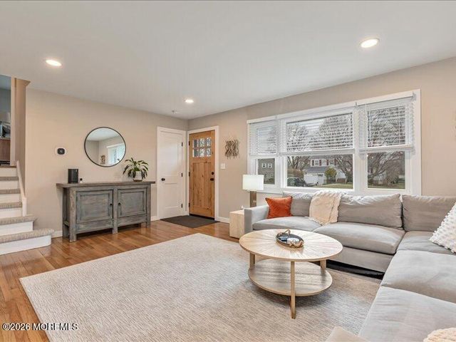 28 Spruce Drive, Shrewsbury Boro, NJ 07702