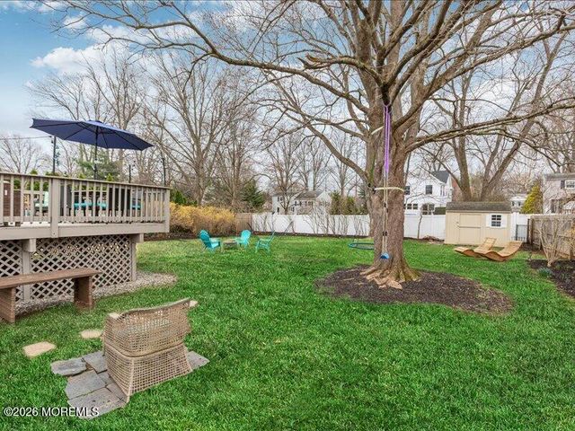 28 Spruce Drive, Shrewsbury Boro, NJ 07702