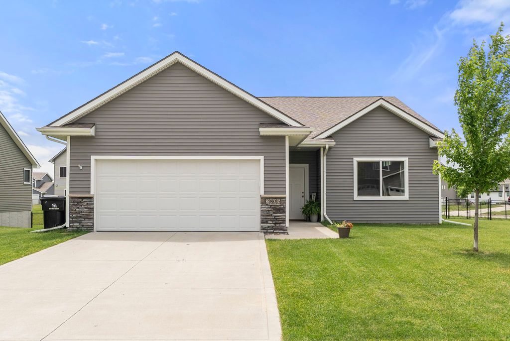 2805 NW 25th Street, Ankeny, IA 50023