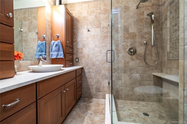 755 N Village Avenue, Rockville Centre, NY 11570