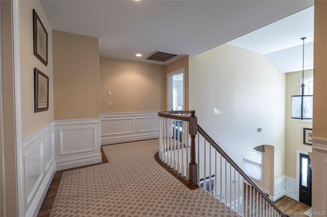 755 N Village Avenue, Rockville Centre, NY 11570