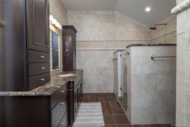 755 N Village Avenue, Rockville Centre, NY 11570