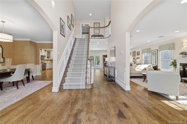 755 N Village Avenue, Rockville Centre, NY 11570