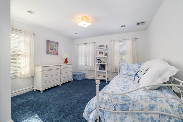 755 N Village Avenue, Rockville Centre, NY 11570