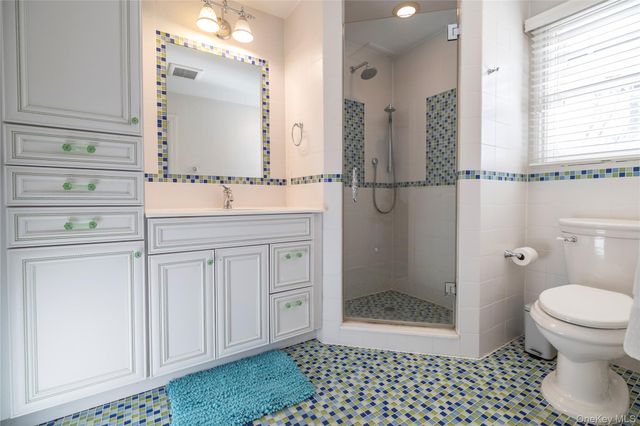 755 N Village Avenue, Rockville Centre, NY 11570