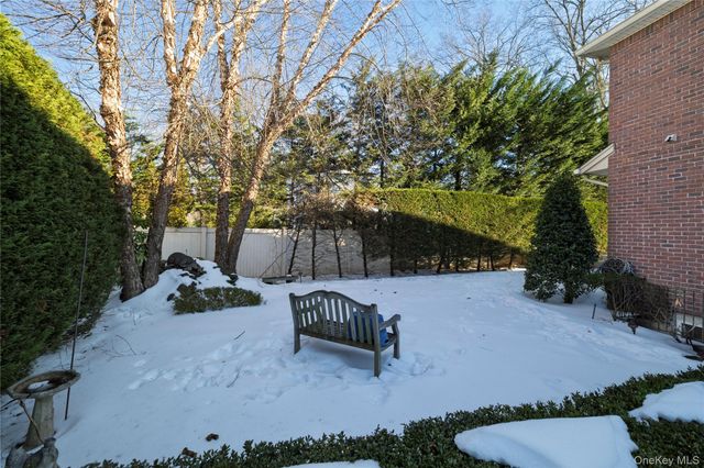 755 N Village Avenue, Rockville Centre, NY 11570