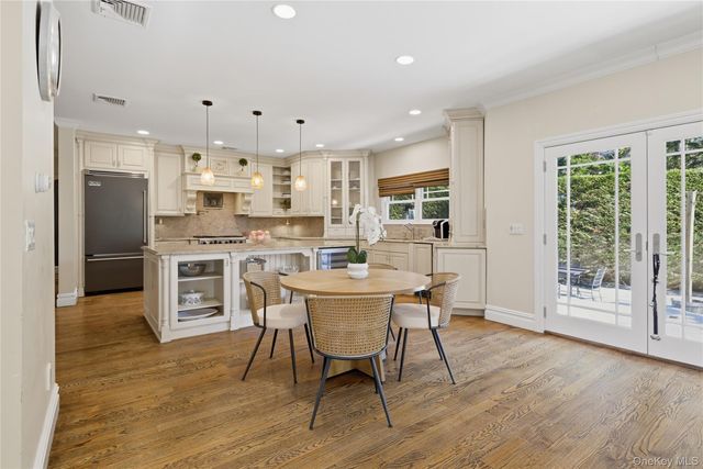 755 N Village Avenue, Rockville Centre, NY 11570