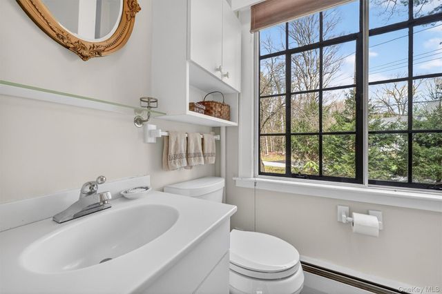 12 Inwood Lane W, Cortlandt Manor, NY 10567