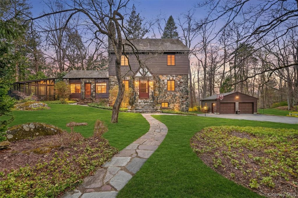12 Inwood Lane W, Cortlandt Manor, NY 10567