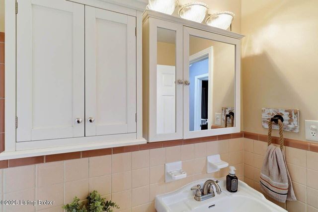 8814 Terry Rd, Louisville, KY 40258