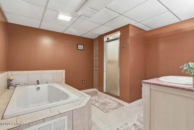 8814 Terry Rd, Louisville, KY 40258