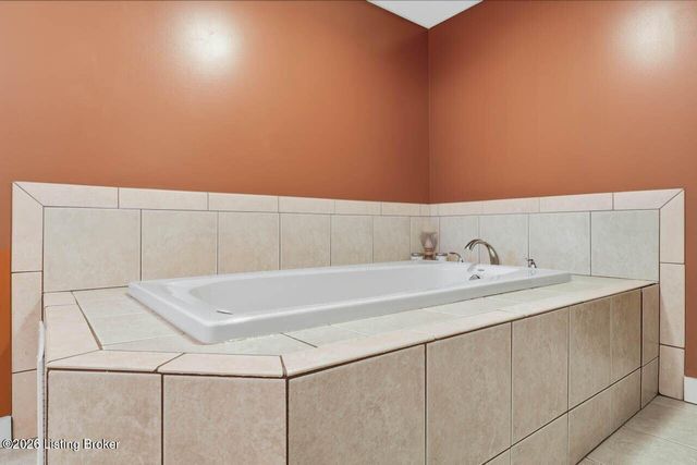 8814 Terry Rd, Louisville, KY 40258