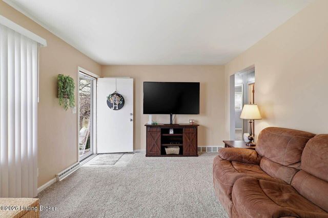 8814 Terry Rd, Louisville, KY 40258