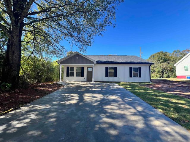 28 Blackstock Road, Inman, SC 29349