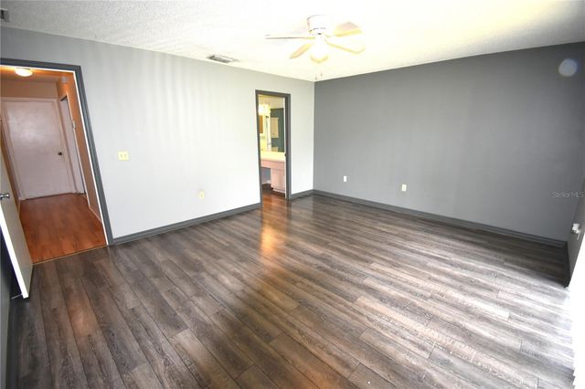 9109 QUEEN ELIZABETH COURT, Orlando, FL 32818