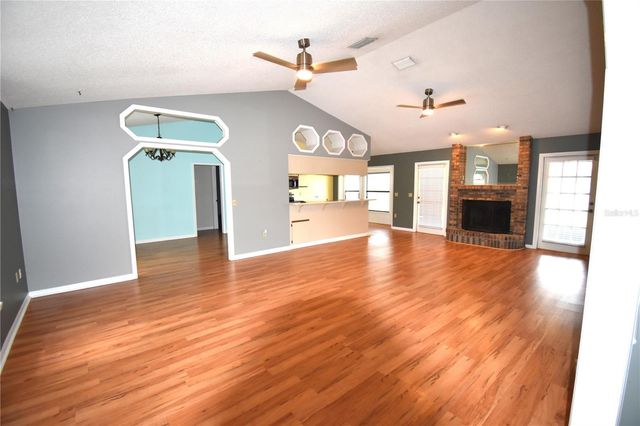 9109 QUEEN ELIZABETH COURT, Orlando, FL 32818