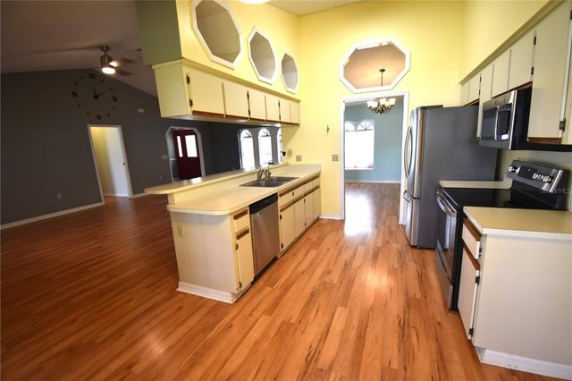 9109 QUEEN ELIZABETH COURT, Orlando, FL 32818