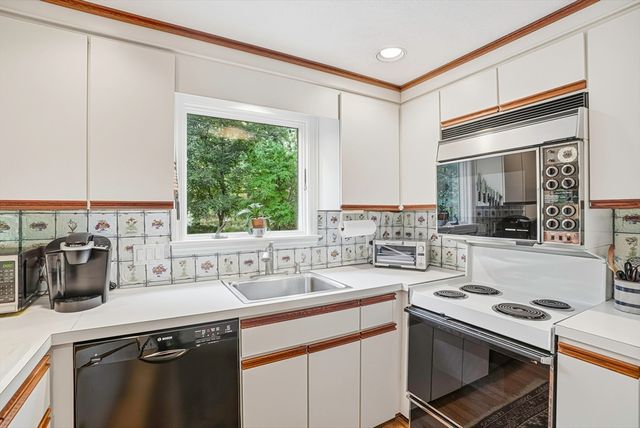 18 Coolidge Road, Wayland, MA 01778