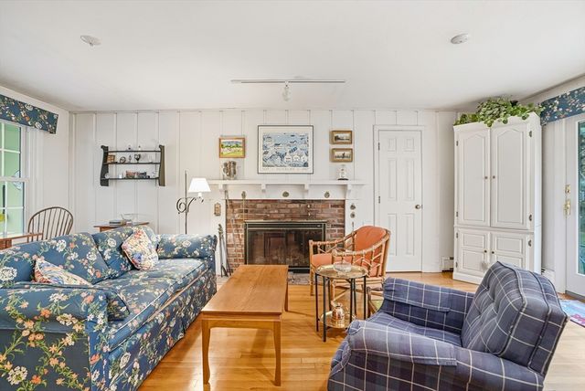 18 Coolidge Road, Wayland, MA 01778