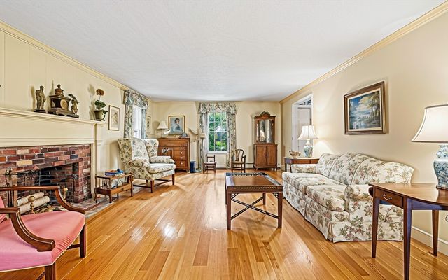 18 Coolidge Road, Wayland, MA 01778