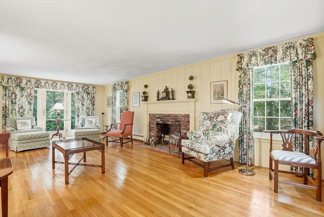 18 Coolidge Road, Wayland, MA 01778