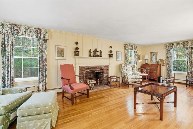 18 Coolidge Road, Wayland, MA 01778