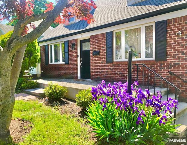 21 Blanche Court, Dumont, NJ 07628