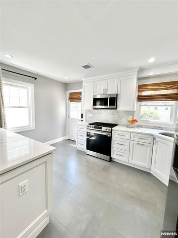 21 Blanche Court, Dumont, NJ 07628