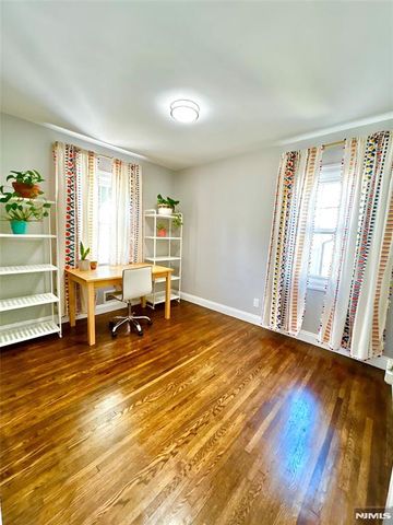 21 Blanche Court, Dumont, NJ 07628