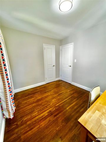 21 Blanche Court, Dumont, NJ 07628