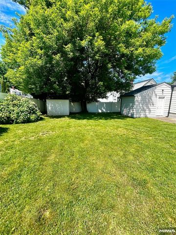 21 Blanche Court, Dumont, NJ 07628