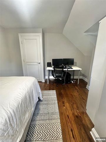 21 Blanche Court, Dumont, NJ 07628