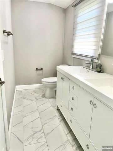 21 Blanche Court, Dumont, NJ 07628