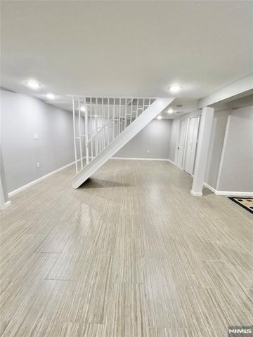 21 Blanche Court, Dumont, NJ 07628