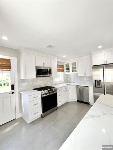 21 Blanche Court, Dumont, NJ 07628