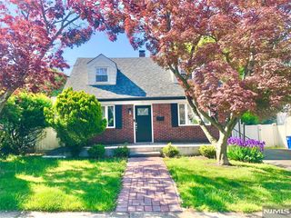 21 Blanche Court, Dumont, NJ 07628